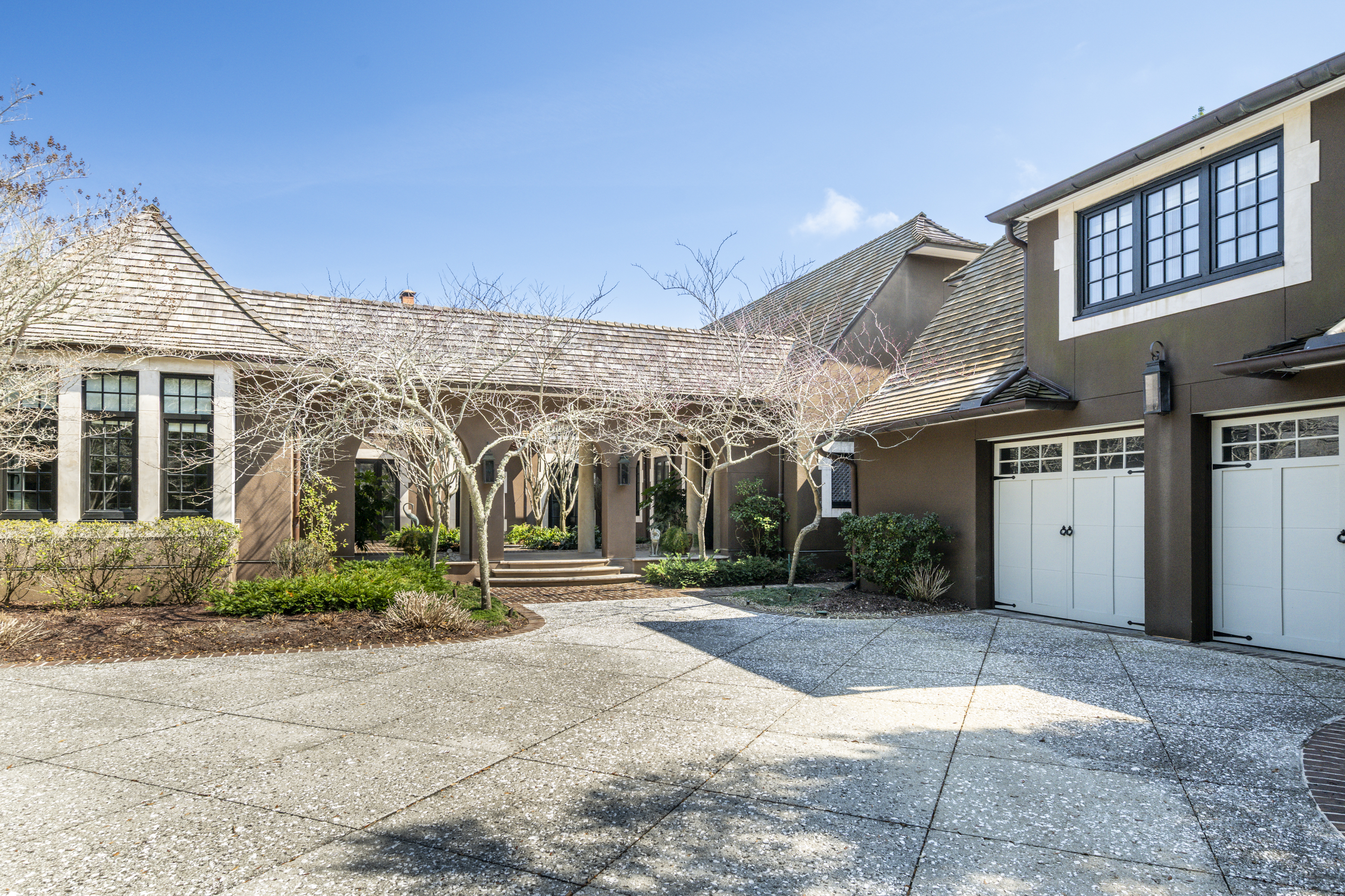 270 Woodland Garden Ln